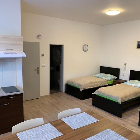 Apartements Studio 964 Libeznice Екстер'єр фото