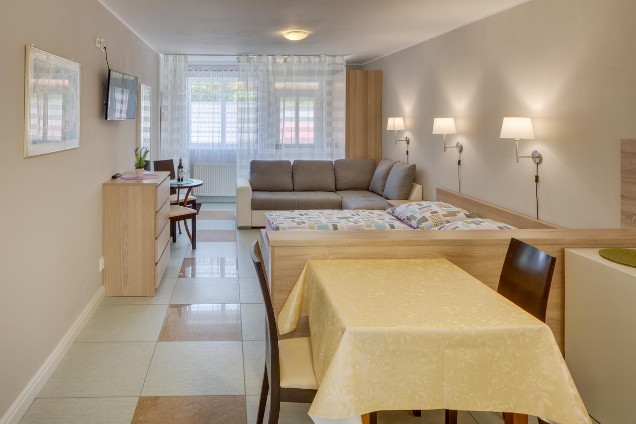 Apartements Studio 964 Libeznice Екстер'єр фото
