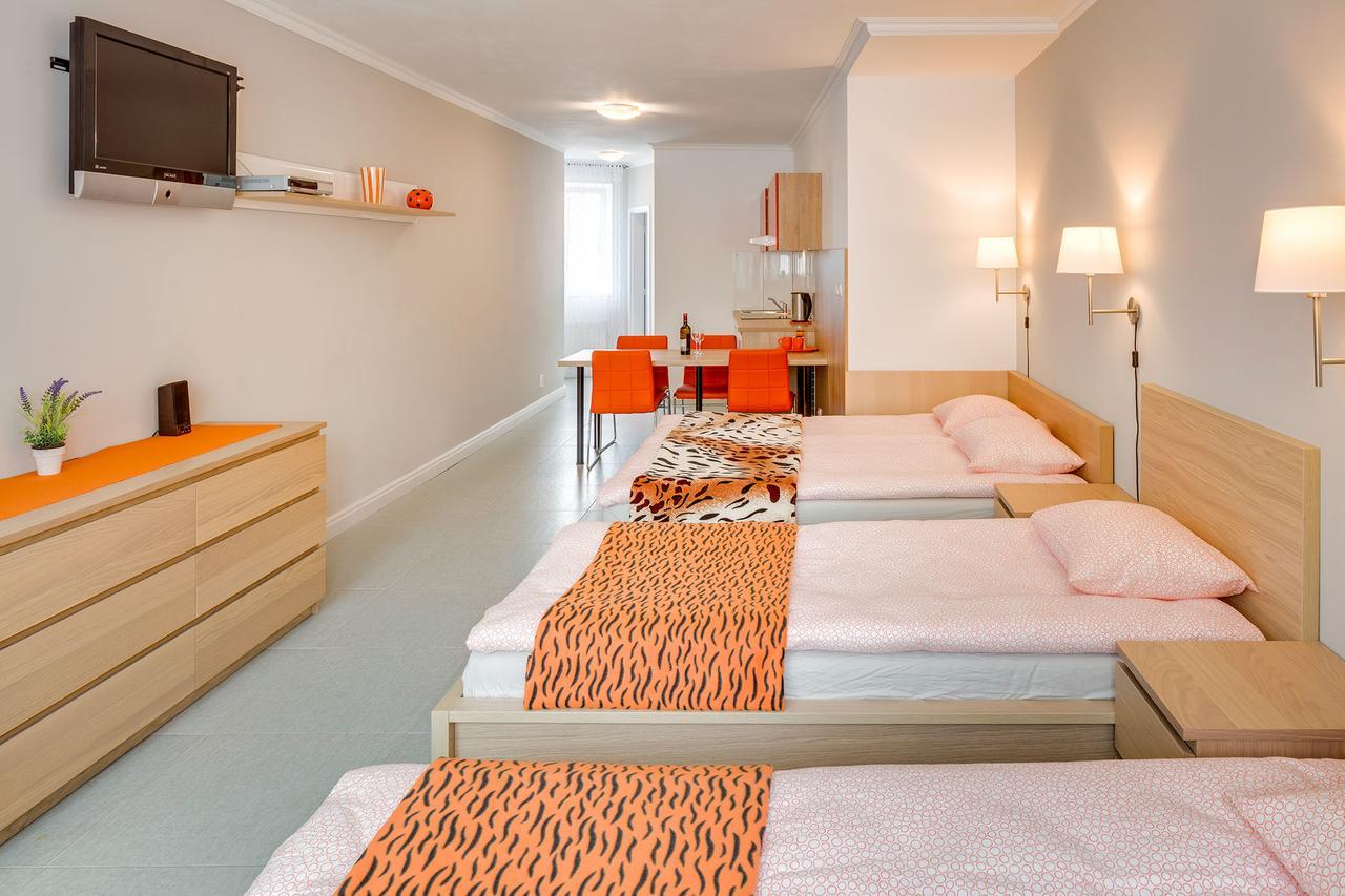 Apartements Studio 964 Libeznice Екстер'єр фото